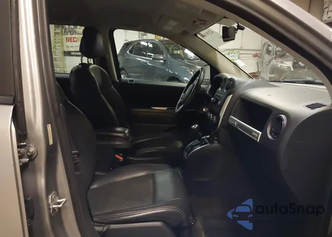 2016 Jeep Compass Latitude из США, поврежденный, VIN 1C4NJDEB4GD631759